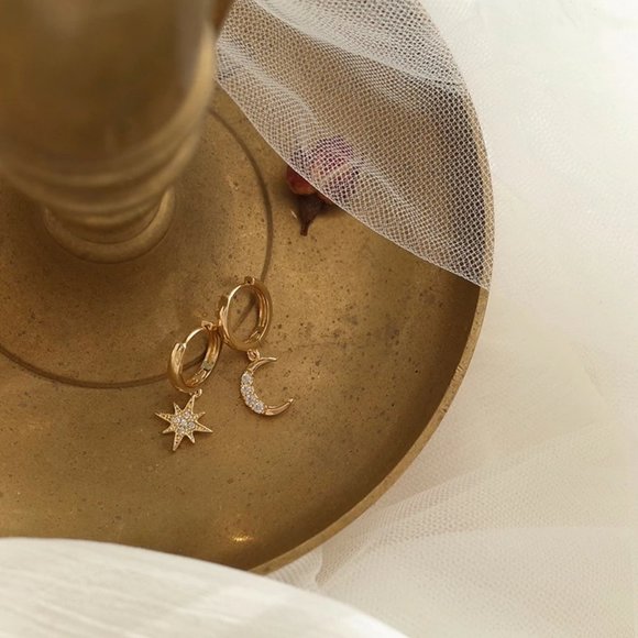 *NEW 925 Sterling Silver Diamond Moon Star Hoops - Picture 9 of 14